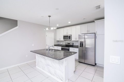 Adosado en venta en Kissimmee, Florida, 4 dormitorios, 189.06 m2 № 1765907 - foto 3