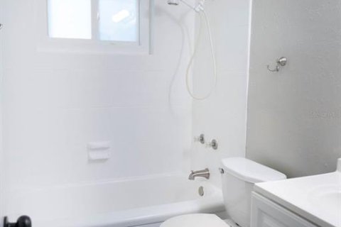 Casa en venta en Saint Petersburg, Florida, 3 dormitorios, 91.97 m2 № 2109748 - foto 9