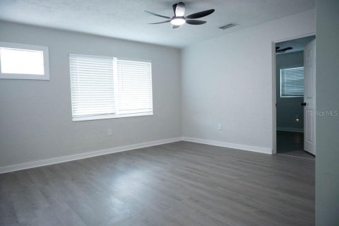 Casa en venta en Saint Petersburg, Florida, 3 dormitorios, 91.97 m2 № 2109748 - foto 5
