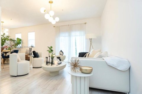 Condominio en alquiler en Doral, Florida, 3 dormitorios, 124.02 m2 № 2026439 - foto 3