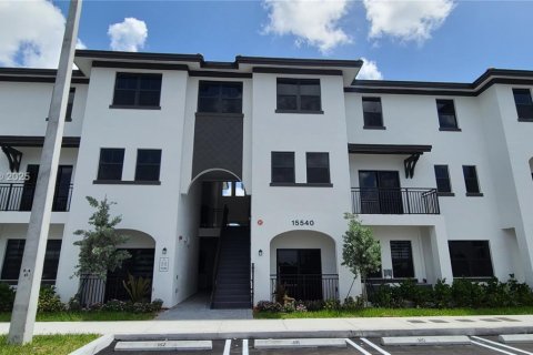 Copropriété à louer à Miami, Floride: 3 chambres № 1871920 - photo 2