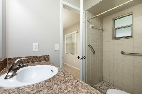 Casa en venta en Kissimmee, Florida, 2 dormitorios, 92.16 m2 № 1822513 - foto 17