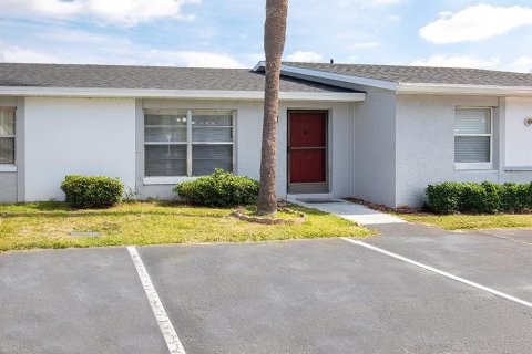 Casa en venta en Kissimmee, Florida, 2 dormitorios, 92.16 m2 № 1822513 - foto 2