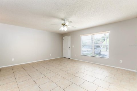 Casa en venta en Kissimmee, Florida, 2 dormitorios, 92.16 m2 № 1822513 - foto 5