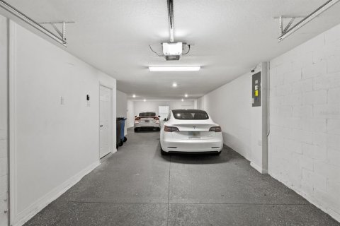 Touwnhouse à vendre à Tampa, Floride: 4 chambres, 192.96 m2 № 2099899 - photo 6