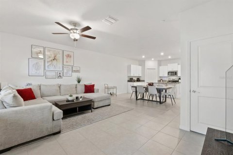 Touwnhouse à vendre à Tampa, Floride: 4 chambres, 192.96 m2 № 2099899 - photo 8