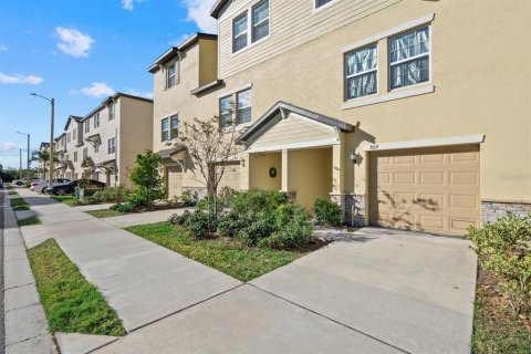 Touwnhouse à vendre à Tampa, Floride: 4 chambres, 192.96 m2 № 2099899 - photo 3