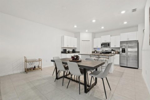 Touwnhouse à vendre à Tampa, Floride: 4 chambres, 192.96 m2 № 2099899 - photo 12