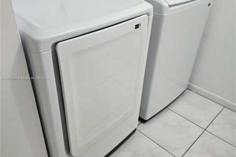 Condominio en alquiler en West Palm Beach, Florida, 2 dormitorios, 102.75 m2 № 1890264 - foto 23