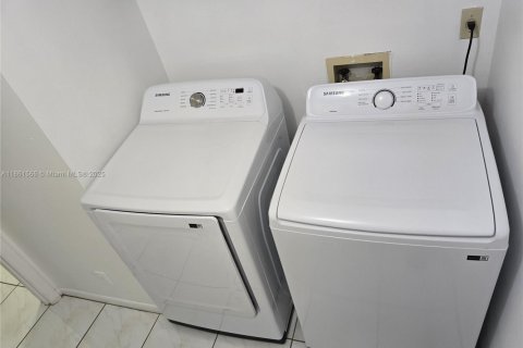 Condominio en alquiler en West Palm Beach, Florida, 2 dormitorios, 102.75 m2 № 1890264 - foto 24