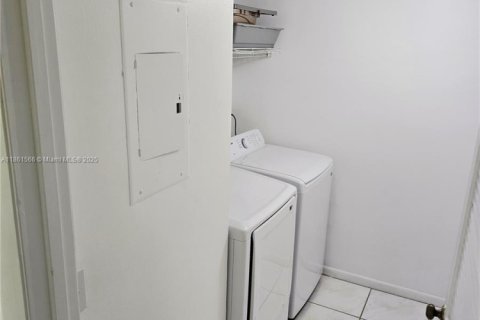 Condominio en alquiler en West Palm Beach, Florida, 2 dormitorios, 102.75 m2 № 1890264 - foto 21