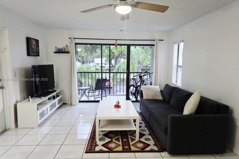 Condominio en alquiler en West Palm Beach, Florida, 2 dormitorios, 102.75 m2 № 1890264 - foto 7