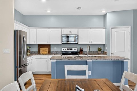 Villa ou maison à vendre à Zephyrhills, Floride: 4 chambres, 177.63 m2 № 2418874 - photo 5