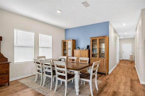 Villa ou maison à vendre à Zephyrhills, Floride: 4 chambres, 177.63 m2 № 2418874 - photo 8