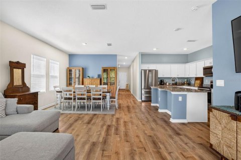 Villa ou maison à vendre à Zephyrhills, Floride: 4 chambres, 177.63 m2 № 2418874 - photo 11