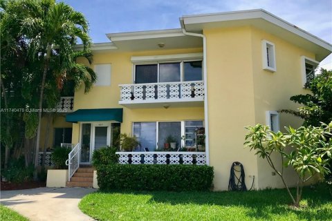 Condominio en venta en Bay Harbor Islands, Florida, 1 dormitorio, 65.03 m2 № 1985383 - foto 2