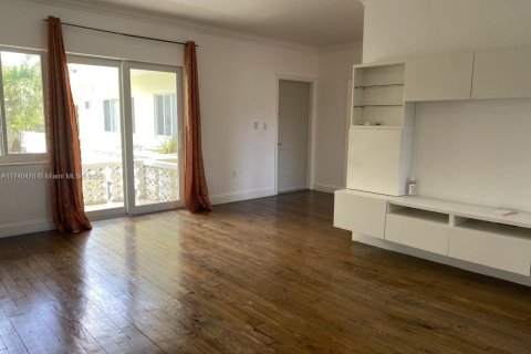 Condominio en venta en Bay Harbor Islands, Florida, 1 dormitorio, 65.03 m2 № 1985383 - foto 5