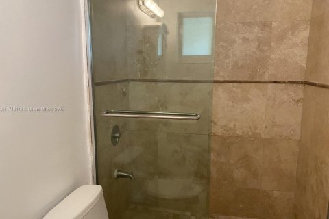 Condominio en venta en Bay Harbor Islands, Florida, 1 dormitorio, 65.03 m2 № 1985383 - foto 14