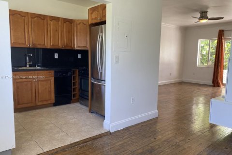 Condominio en venta en Bay Harbor Islands, Florida, 1 dormitorio, 65.03 m2 № 1985383 - foto 9