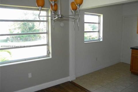 Condominio en venta en Bay Harbor Islands, Florida, 1 dormitorio, 65.03 m2 № 1985383 - foto 7