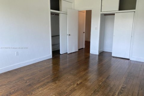 Condominio en venta en Bay Harbor Islands, Florida, 1 dormitorio, 65.03 m2 № 1985383 - foto 12