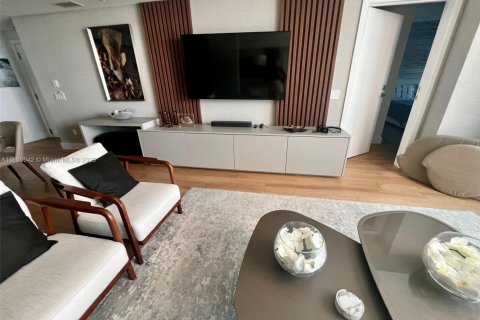 Condominio en alquiler en Miami Beach, Florida, 3 dormitorios, 141.68 m2 № 1889246 - foto 4