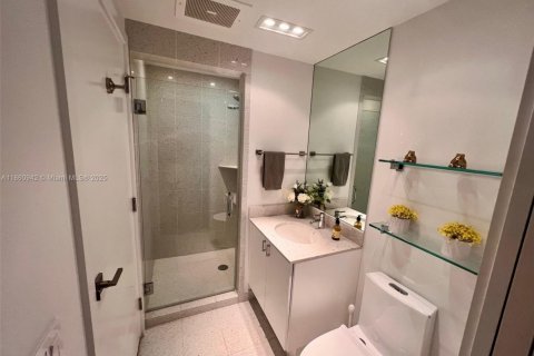 Condominio en alquiler en Miami Beach, Florida, 3 dormitorios, 141.68 m2 № 1889246 - foto 11
