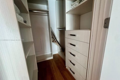 Condominio en alquiler en Miami Beach, Florida, 3 dormitorios, 141.68 m2 № 1889246 - foto 15