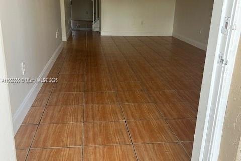 Townhouse in Homestead, Florida 5 bedrooms, 171.5 sq.m. № 2018999 - photo 3