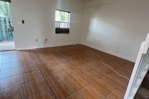 Townhouse in Homestead, Florida 5 bedrooms, 171.5 sq.m. № 2018999 - photo 5