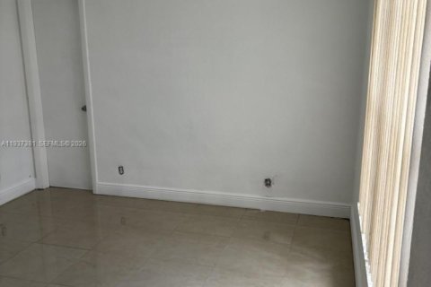 Propiedad comercial en venta en Fort Lauderdale, Florida, 278.43 m2 № 2000692 - foto 23