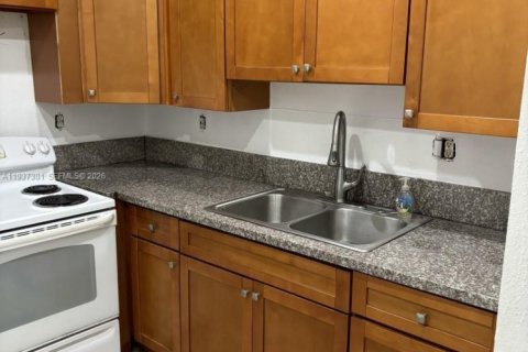 Propiedad comercial en venta en Fort Lauderdale, Florida, 278.43 m2 № 2000692 - foto 21