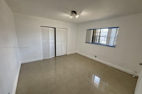 Propiedad comercial en venta en Fort Lauderdale, Florida, 278.43 m2 № 2000692 - foto 25