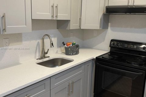 Propiedad comercial en venta en Fort Lauderdale, Florida, 278.43 m2 № 2000692 - foto 12