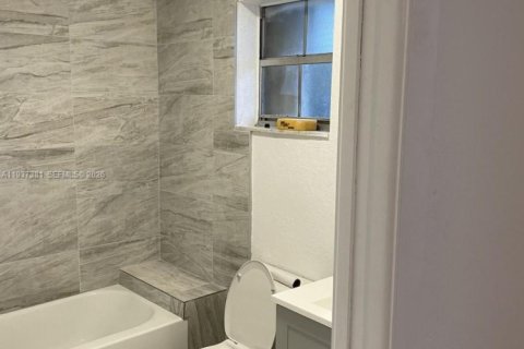 Propiedad comercial en venta en Fort Lauderdale, Florida, 278.43 m2 № 2000692 - foto 9