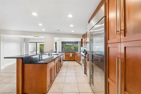 House in Tampa, Florida 4 bedrooms, 260.87 sq.m. № 2117118 - photo 9