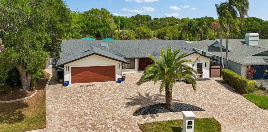 House in Tampa, Florida 4 bedrooms, 260.87 sq.m. № 2117118