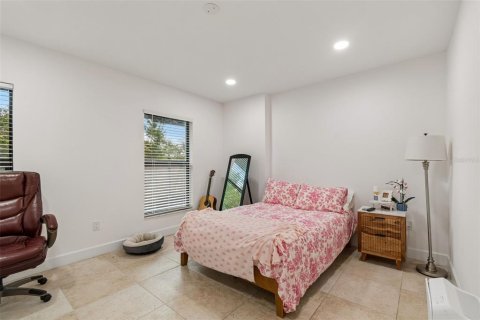 House in Tampa, Florida 4 bedrooms, 260.87 sq.m. № 2117118 - photo 21