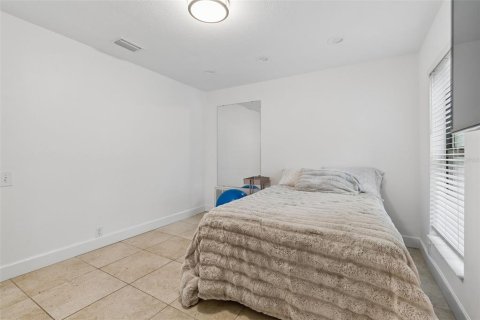 House in Tampa, Florida 4 bedrooms, 260.87 sq.m. № 2117118 - photo 26