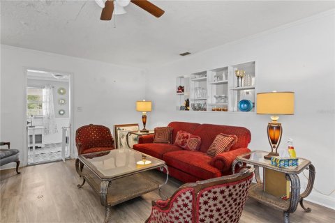Villa ou maison à vendre à Bradenton, Floride: 5 chambres, 169.36 m2 № 1844906 - photo 10