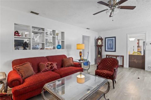 Villa ou maison à vendre à Bradenton, Floride: 5 chambres, 169.36 m2 № 1844906 - photo 12