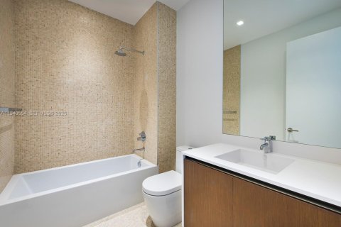 Condominio en alquiler en Miami Beach, Florida, 3 dormitorios, 183.39 m2 № 1997976 - foto 13