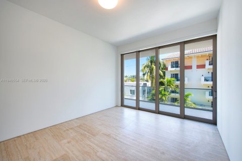 Condominio en alquiler en Miami Beach, Florida, 3 dormitorios, 183.39 m2 № 1997976 - foto 14