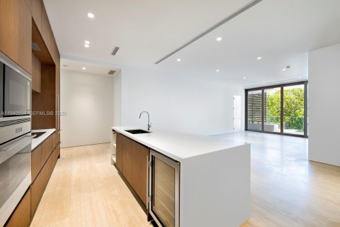 Condominio en alquiler en Miami Beach, Florida, 3 dormitorios, 183.39 m2 № 1997976 - foto 5