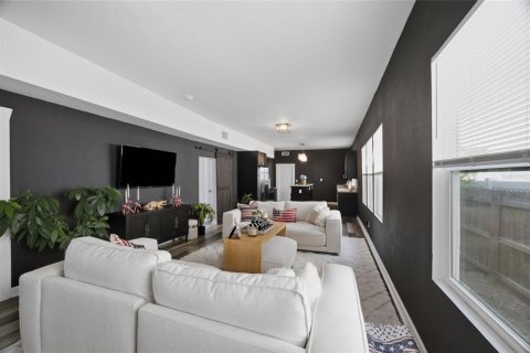 Villa ou maison à vendre à Tampa, Floride: 5 chambres, 195.09 m2 № 2323220 - photo 3