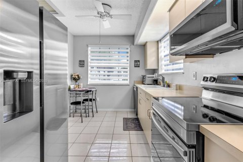 Condo in Homestead, Florida, 2 bedrooms № 2152877 - photo 9