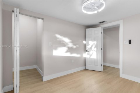 Apartamento en alquiler en Florida City, Florida, 2 dormitorios, 176.51 m2 № 1996485 - foto 8