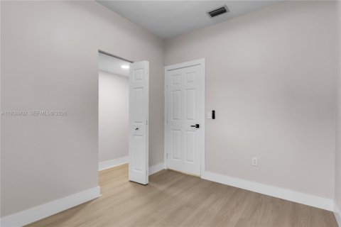 Apartamento en alquiler en Florida City, Florida, 2 dormitorios, 176.51 m2 № 1996485 - foto 7