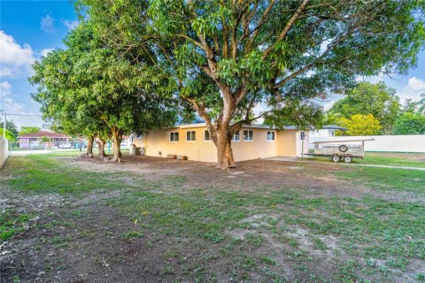 Apartamento en alquiler en Florida City, Florida, 2 dormitorios, 176.51 m2 № 1996485 - foto 5