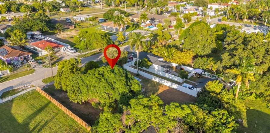 Apartamento en Florida City, Florida 2 dormitorios, 176.51 m2 № 1996485